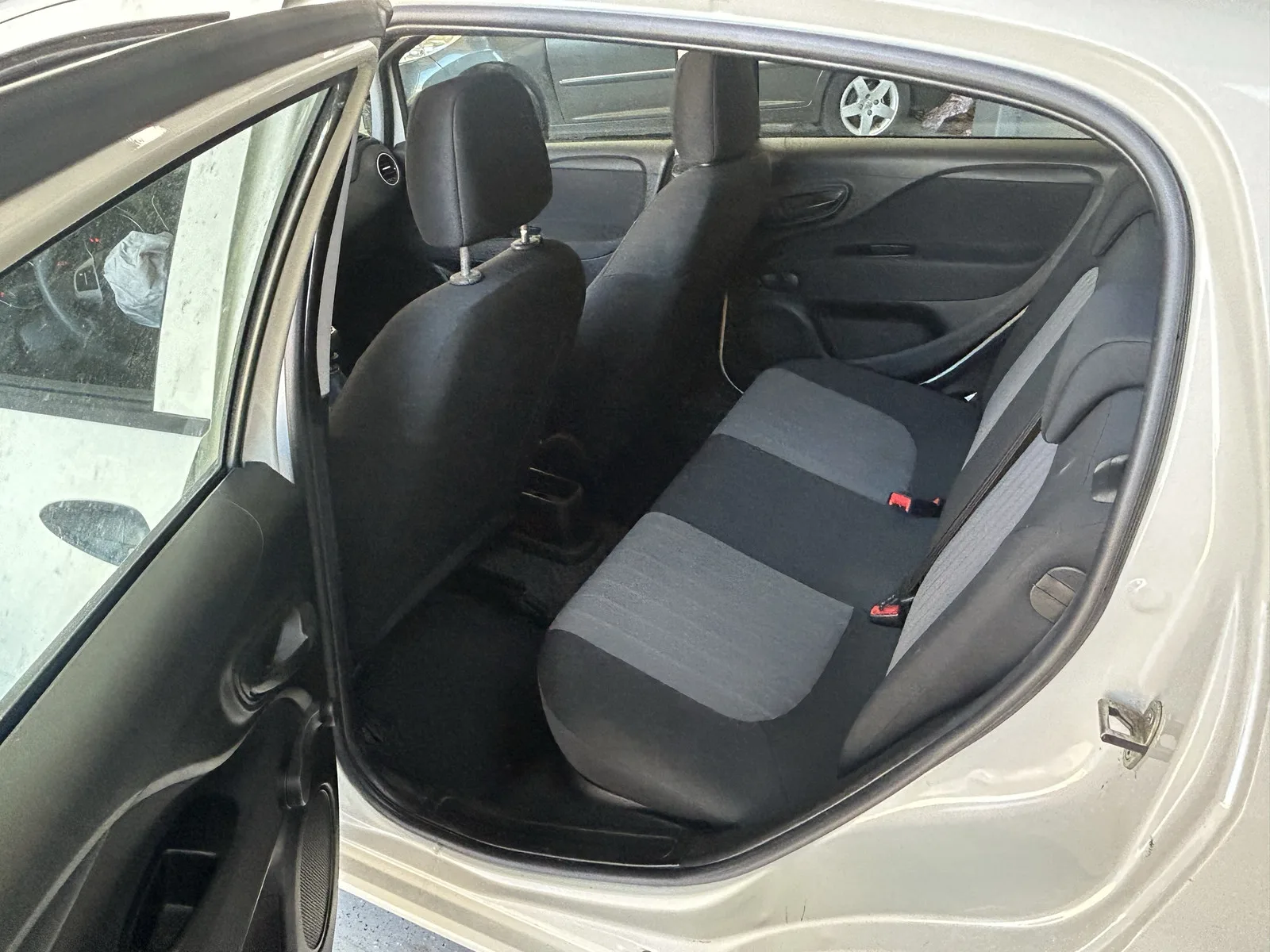 Fiat Punto 1.2 Lounge S&S — fotografia 7 de 12