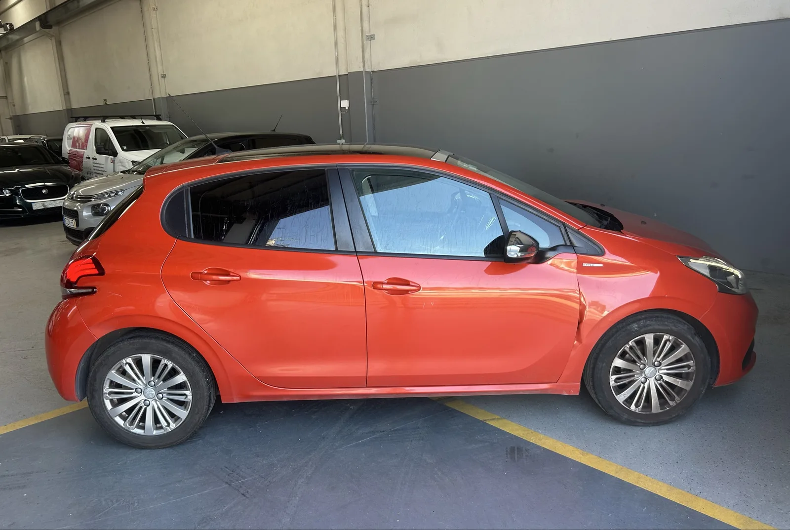 Peugeot 208 1.2 1.2 PureTech Style — fotografia 4 de 13