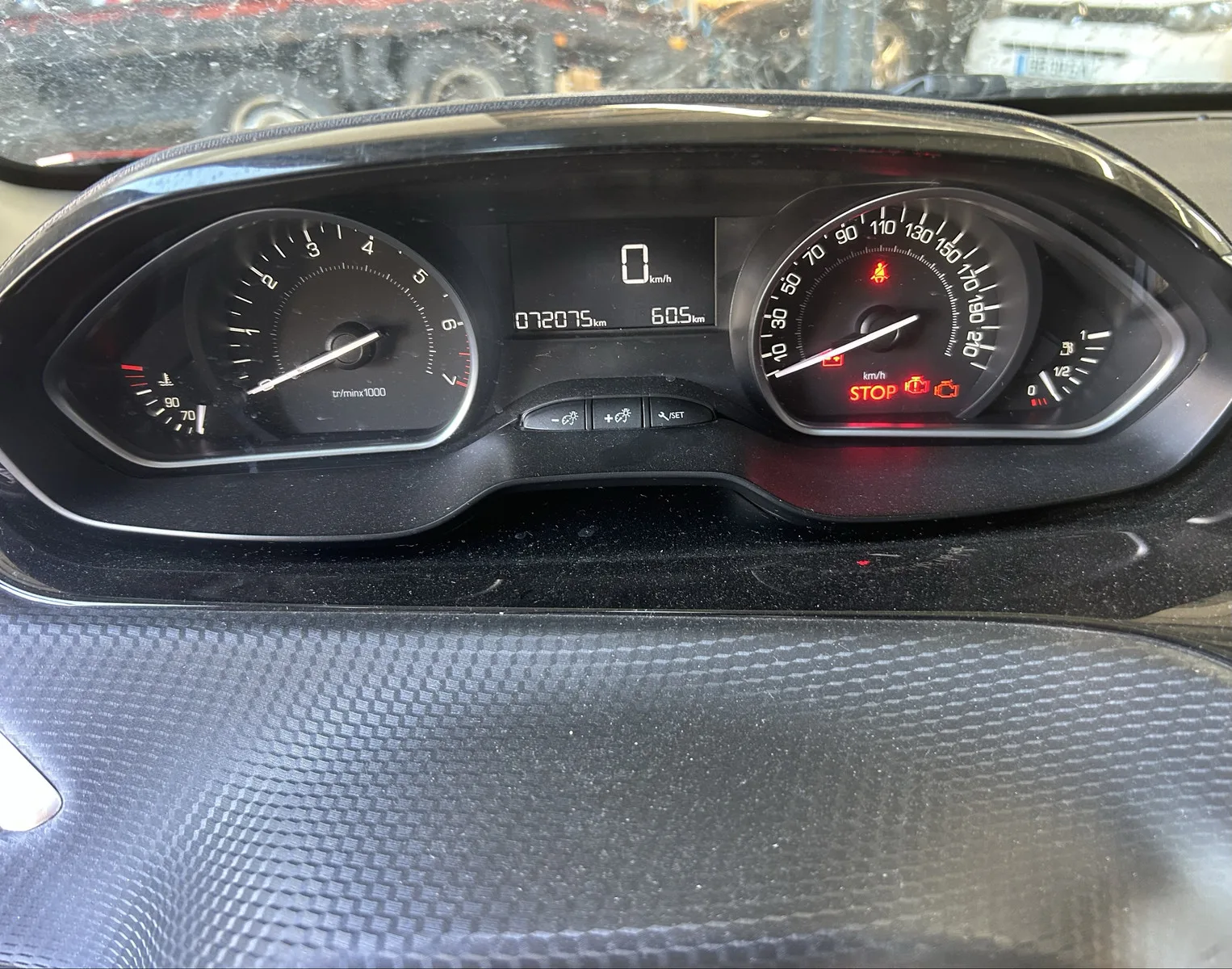 Peugeot 208 1.2 1.2 PureTech Style — fotografia 10 de 13