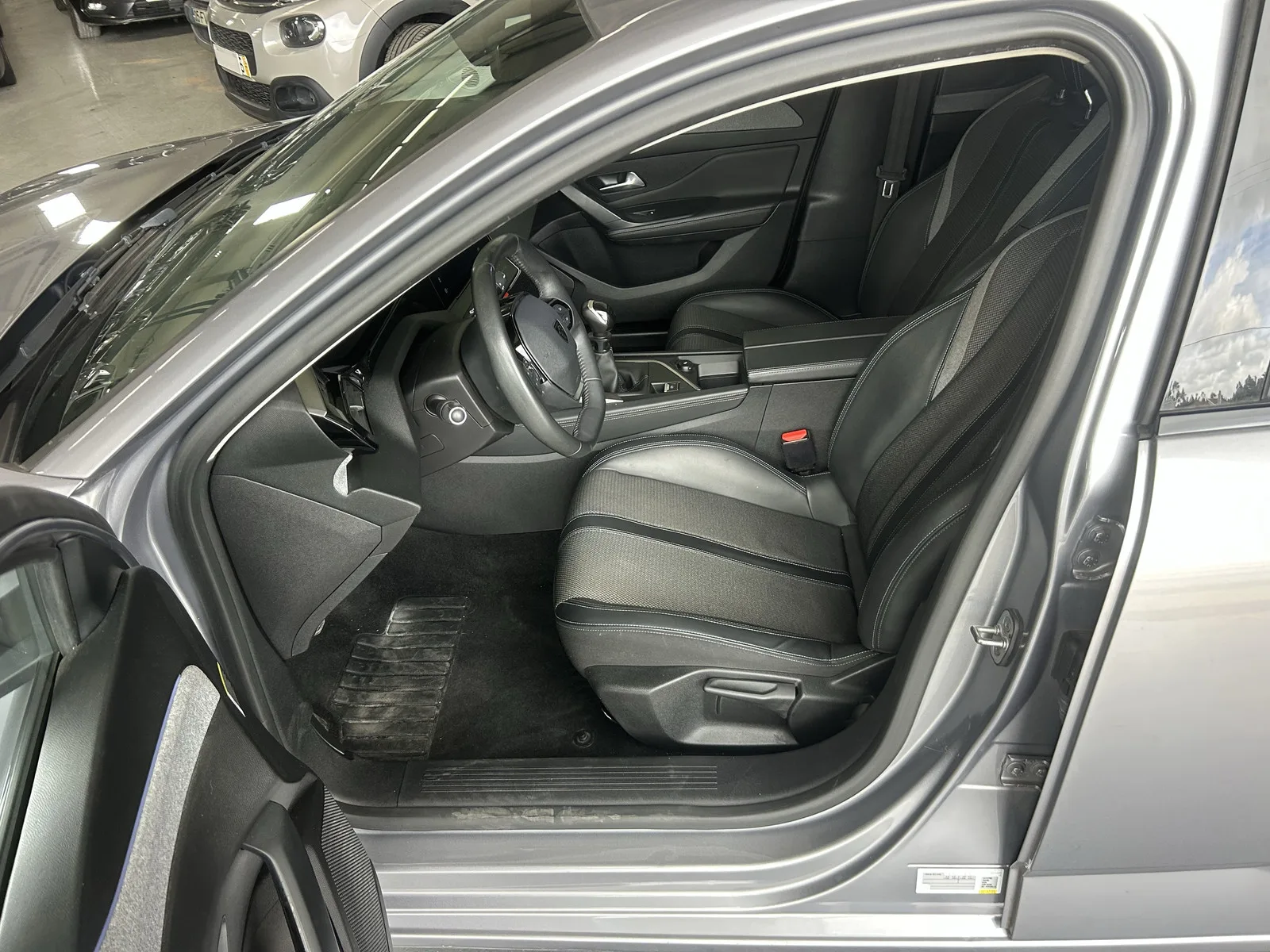 Peugeot 308 sw 1.5 BlueHDi Allure — fotografia 6 de 13