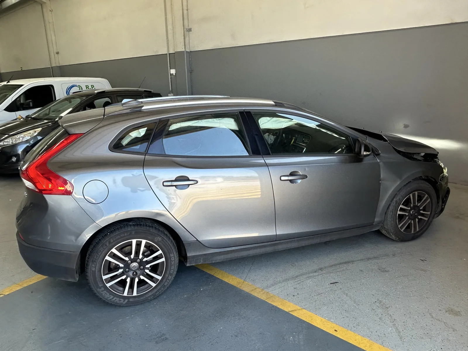 Volvo V40 Cross Country 2.0 D2 Momentum — fotografia 4 de 13