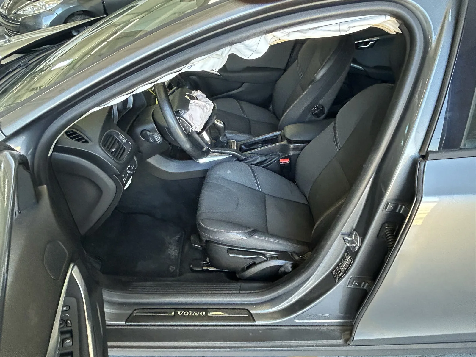 Volvo V40 Cross Country 2.0 D2 Momentum — fotografia 6 de 13
