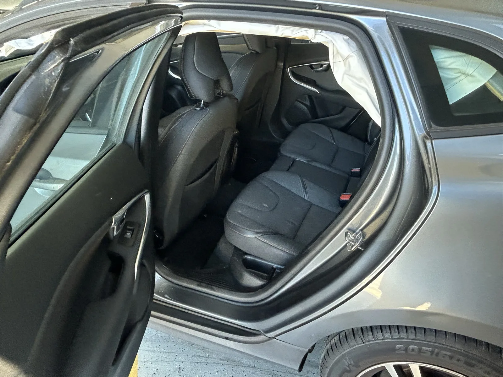 Volvo V40 Cross Country 2.0 D2 Momentum — fotografia 7 de 13