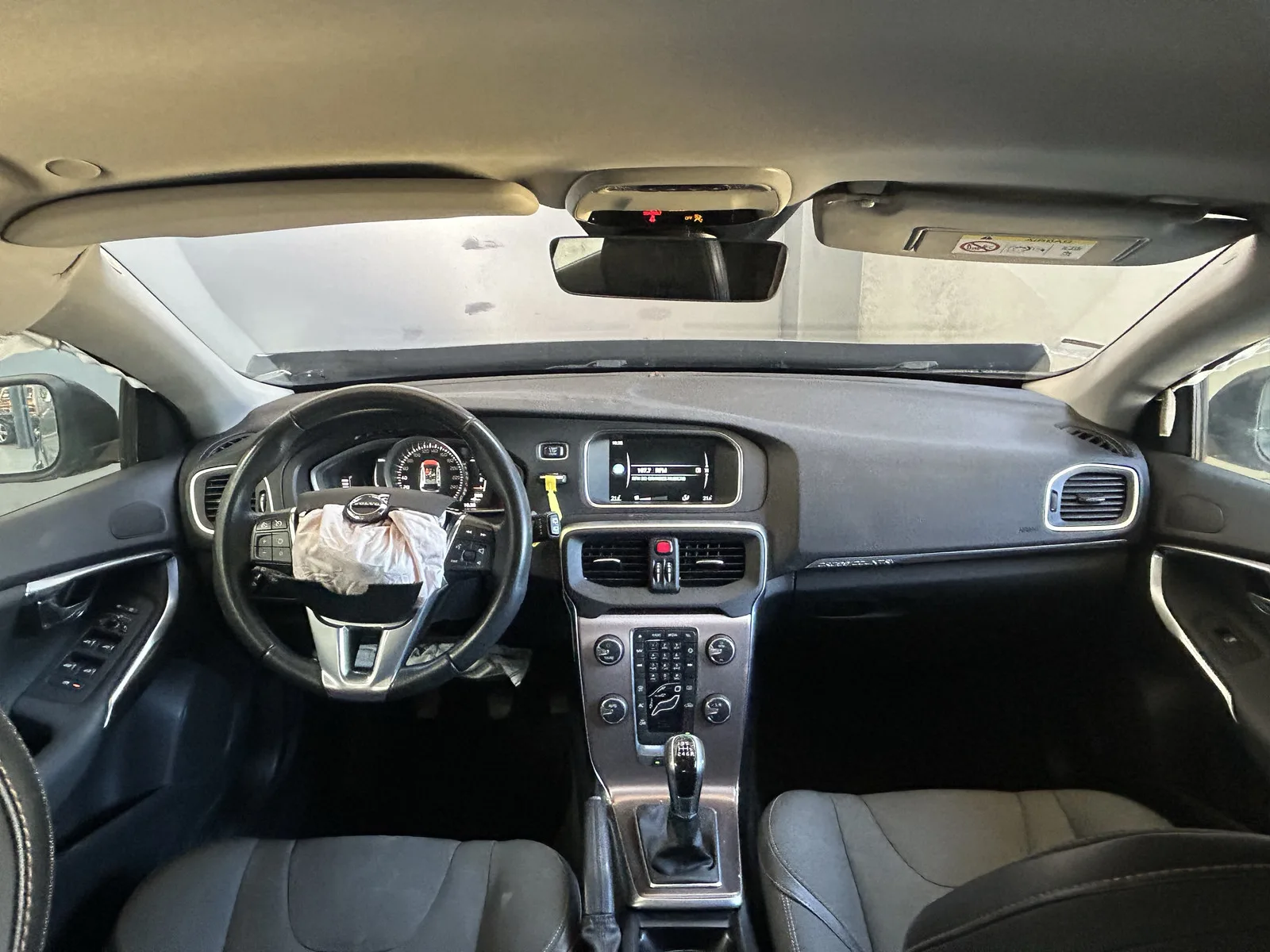 Volvo V40 Cross Country 2.0 D2 Momentum — fotografia 9 de 13