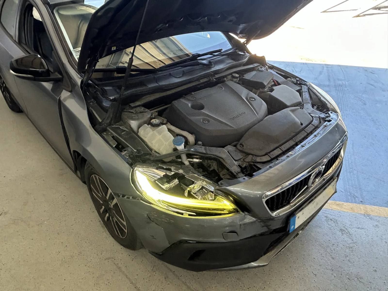 Volvo V40 Cross Country 2.0 D2 Momentum — fotografia 13 de 13