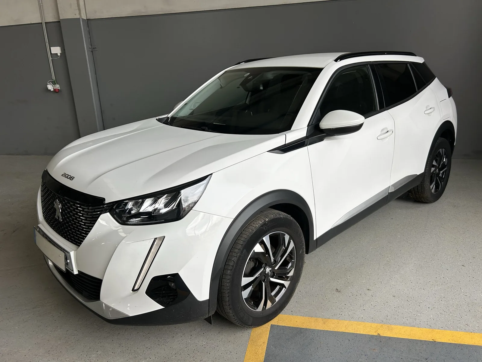 Peugeot 2008 1.2 PureTech Allure — fotografia 1 de 12