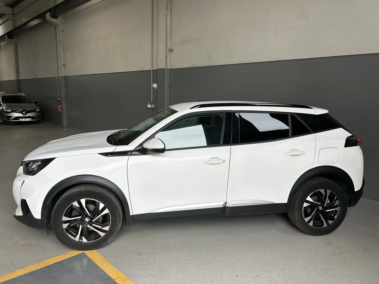 Peugeot 2008 1.2 PureTech Allure — fotografia 3 de 12