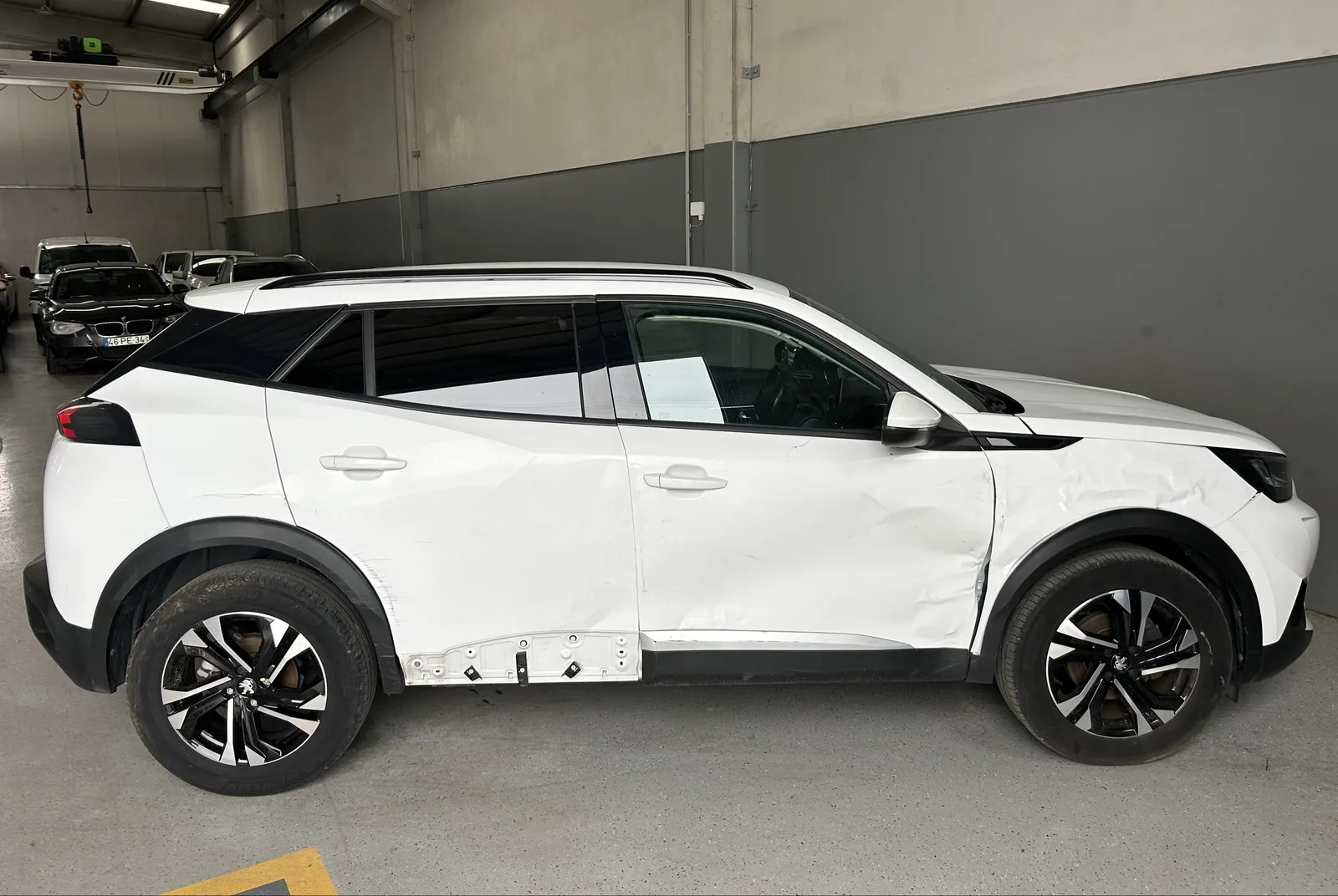 Peugeot 2008 1.2 PureTech Allure — fotografia 4 de 12