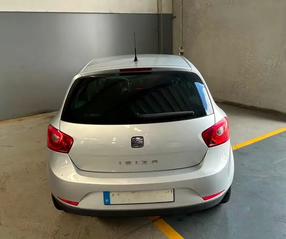 Seat Ibiza 1.6 Tdi Sport — fotografia 5 de 5