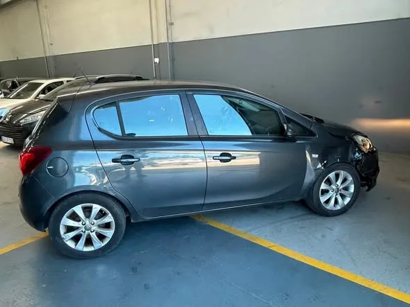 Opel Corsa 1.4 Dynamic Easytr — fotografia 4 de 5