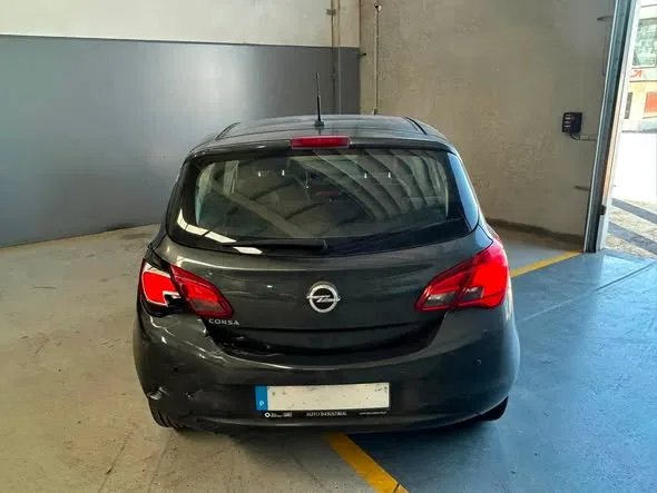 Opel Corsa 1.4 Dynamic Easytr — fotografia 5 de 5