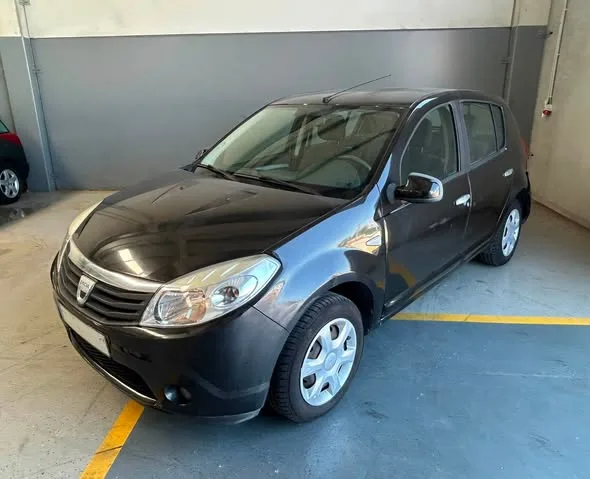 Dacia Sandero 1.2 16V Confort — fotografia 1 de 5