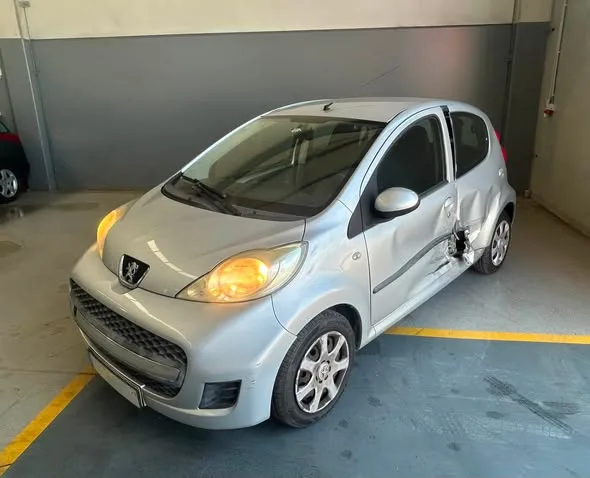 Peugeot 107 1.0 Trendy de — fotografia 1 de 5