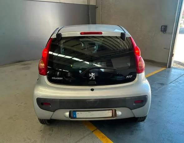 Peugeot 107 1.0 Trendy de — fotografia 5 de 5