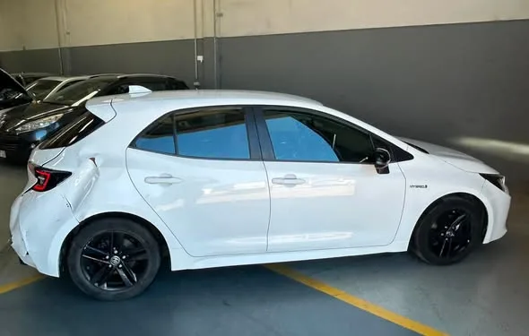 Toyota Corolla 1.8 Hybrid Comfo — fotografia 4 de 5