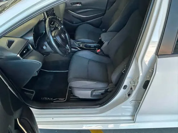 Toyota Corolla 1.8 Hybrid Comfo — fotografia 5 de 5
