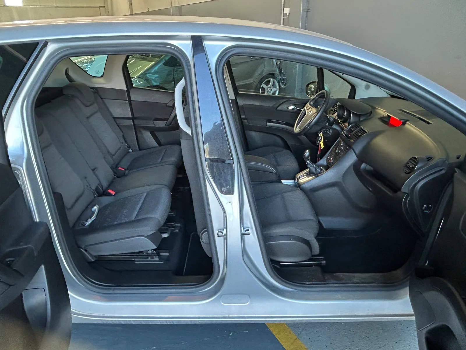 Opel Meriva 1.3 cdti — fotografia 8 de 13