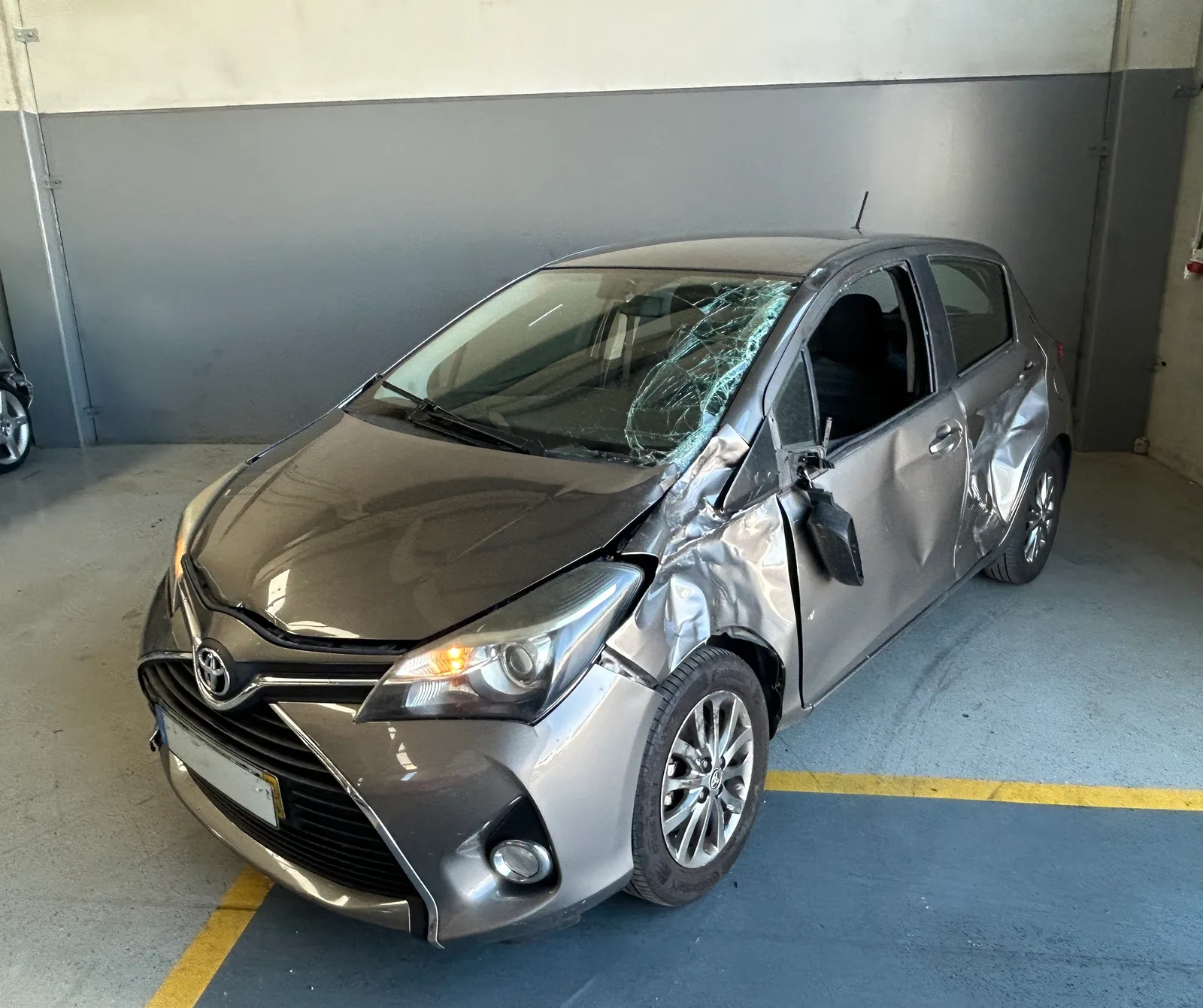Toyota Yaris 1.0 VVT-i Comfort — fotografia 1 de 12
