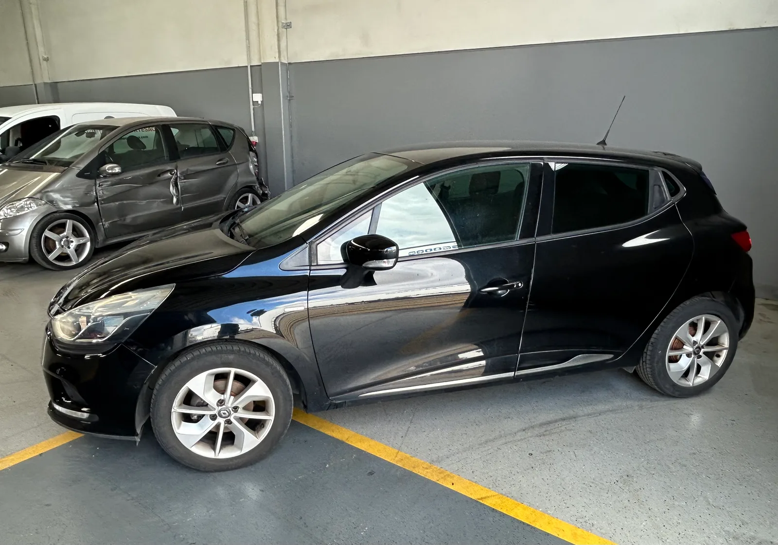 Renault Clio 0.9 Tce — fotografia 3 de 13