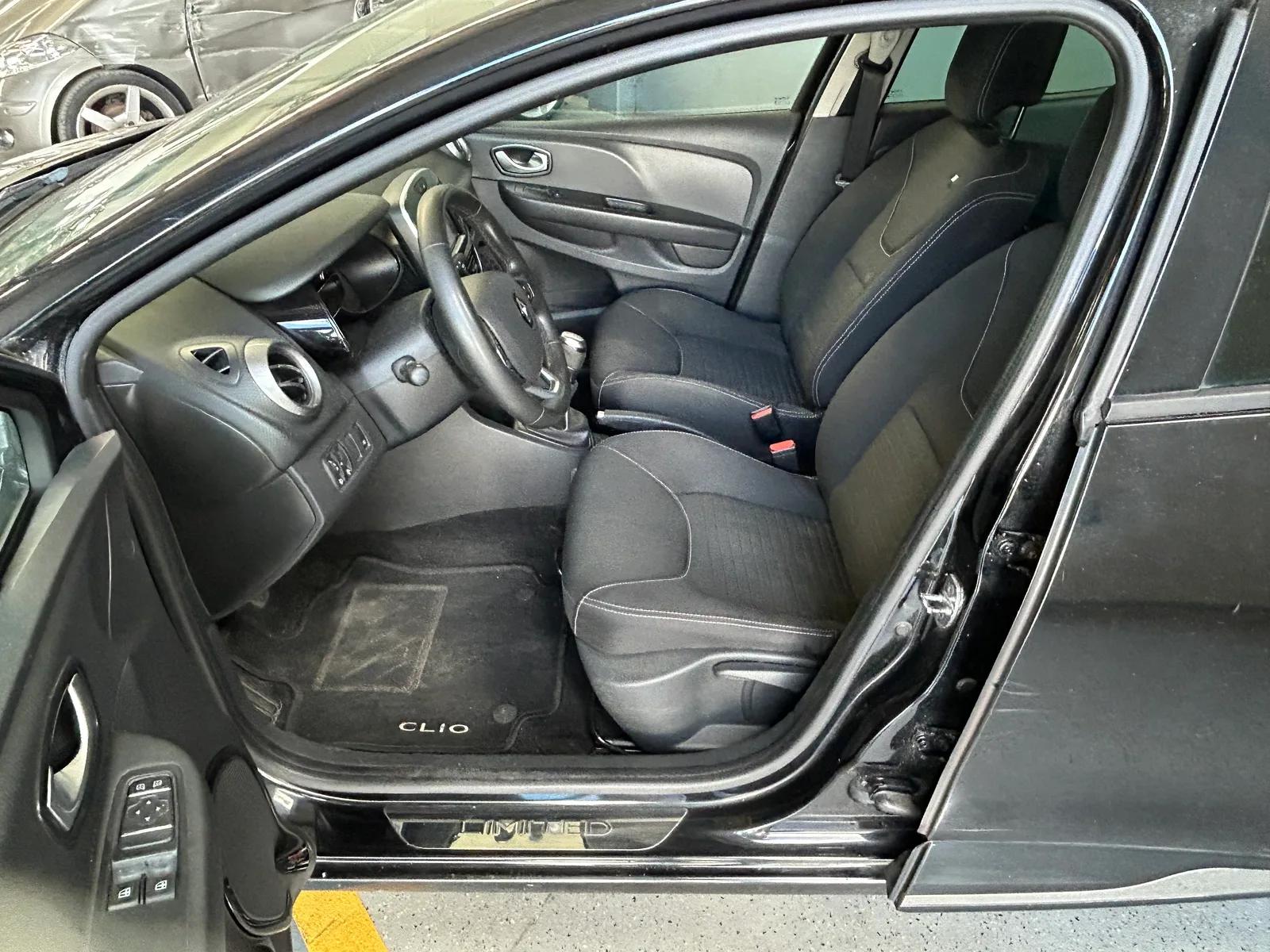 Renault Clio 0.9 Tce — fotografia 6 de 13