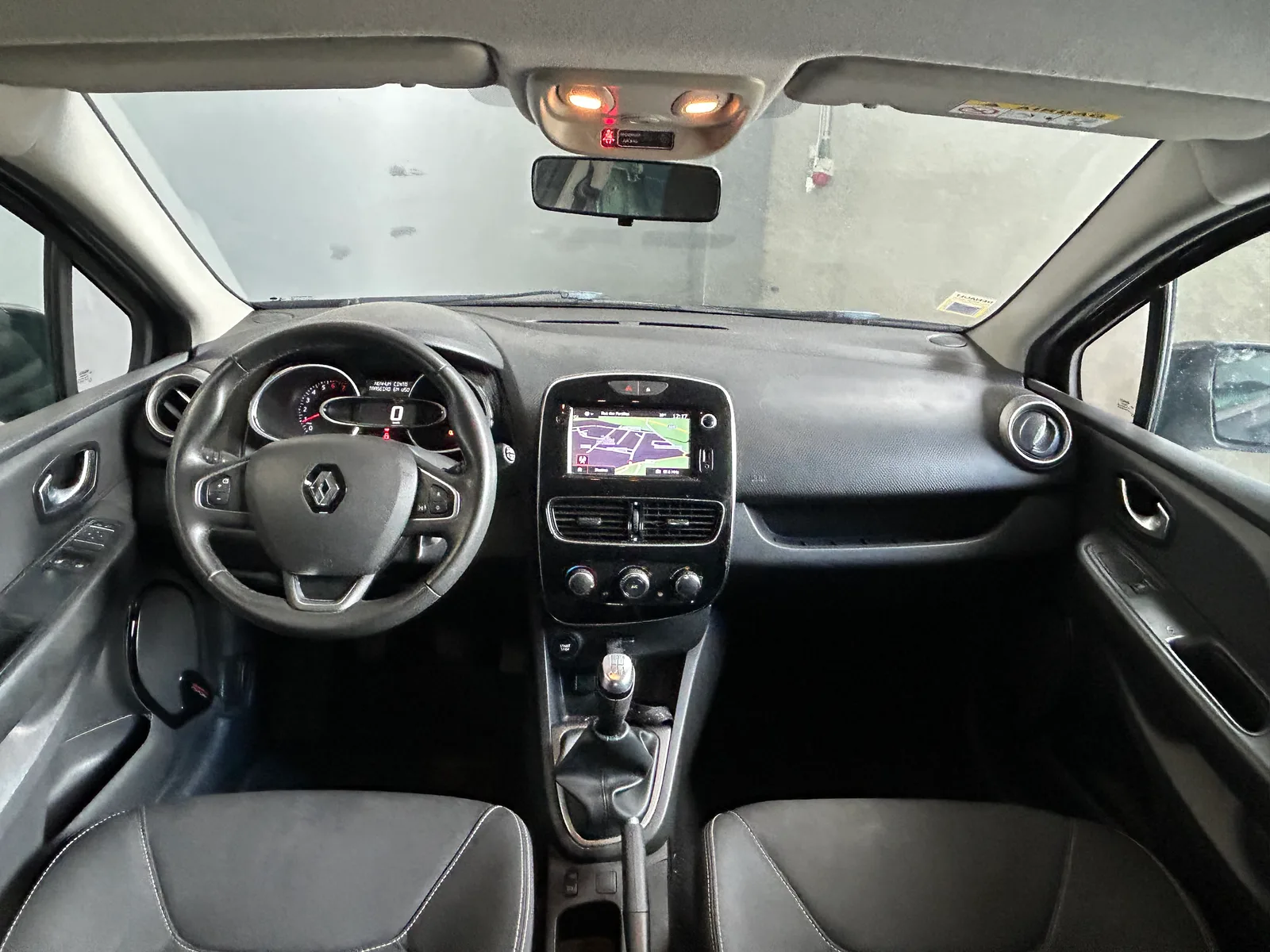 Renault Clio 0.9 Tce — fotografia 9 de 13