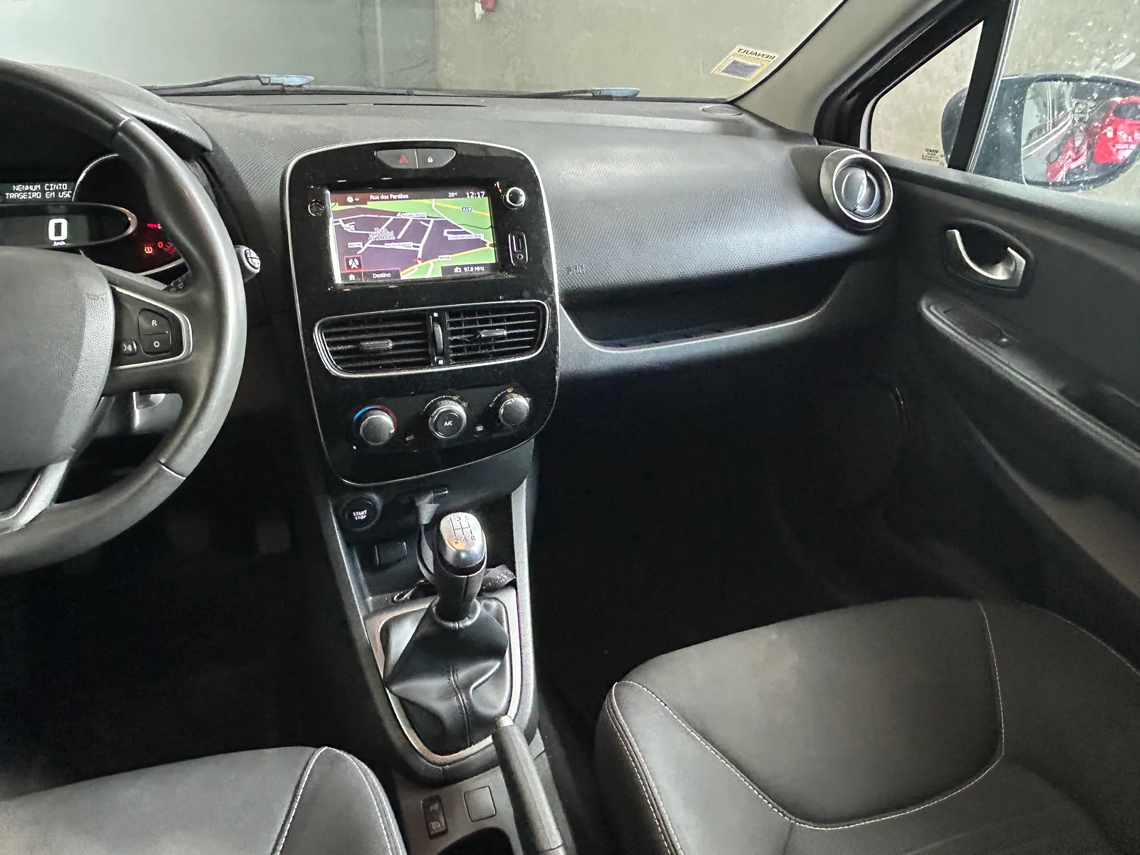Renault Clio 0.9 Tce — fotografia 10 de 13