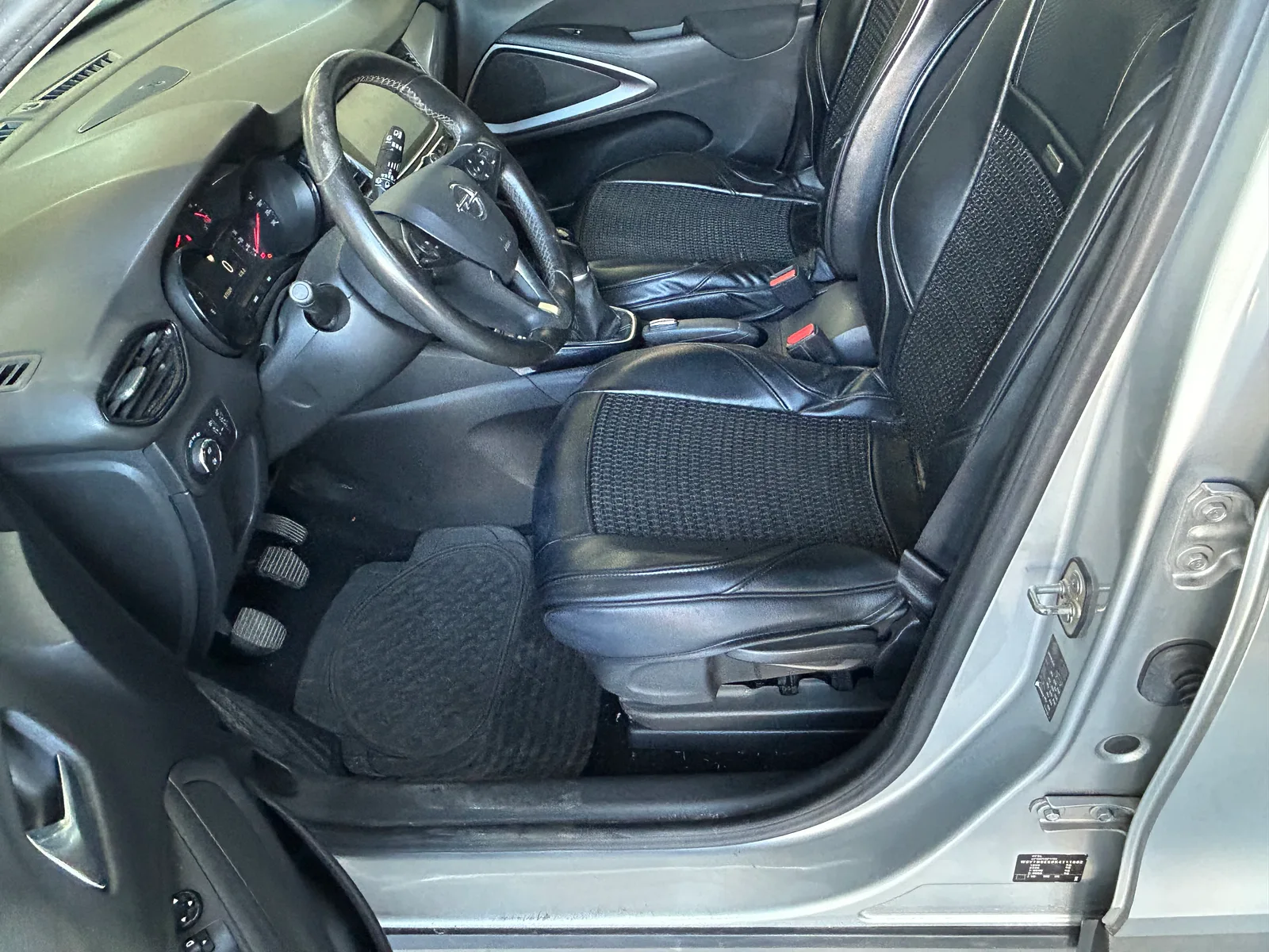 Opel Crossland x 1.2 puretech — fotografia 6 de 12
