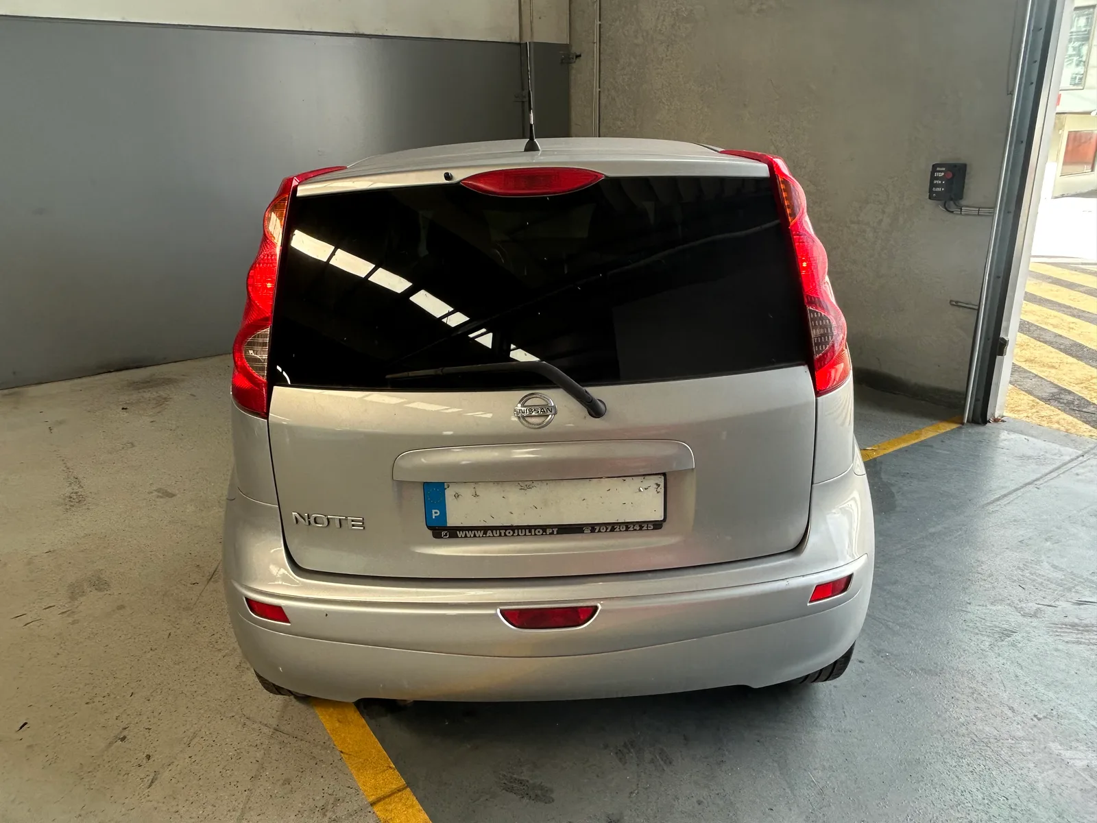 Nissan Note 1.4 comfort — fotografia 4 de 10