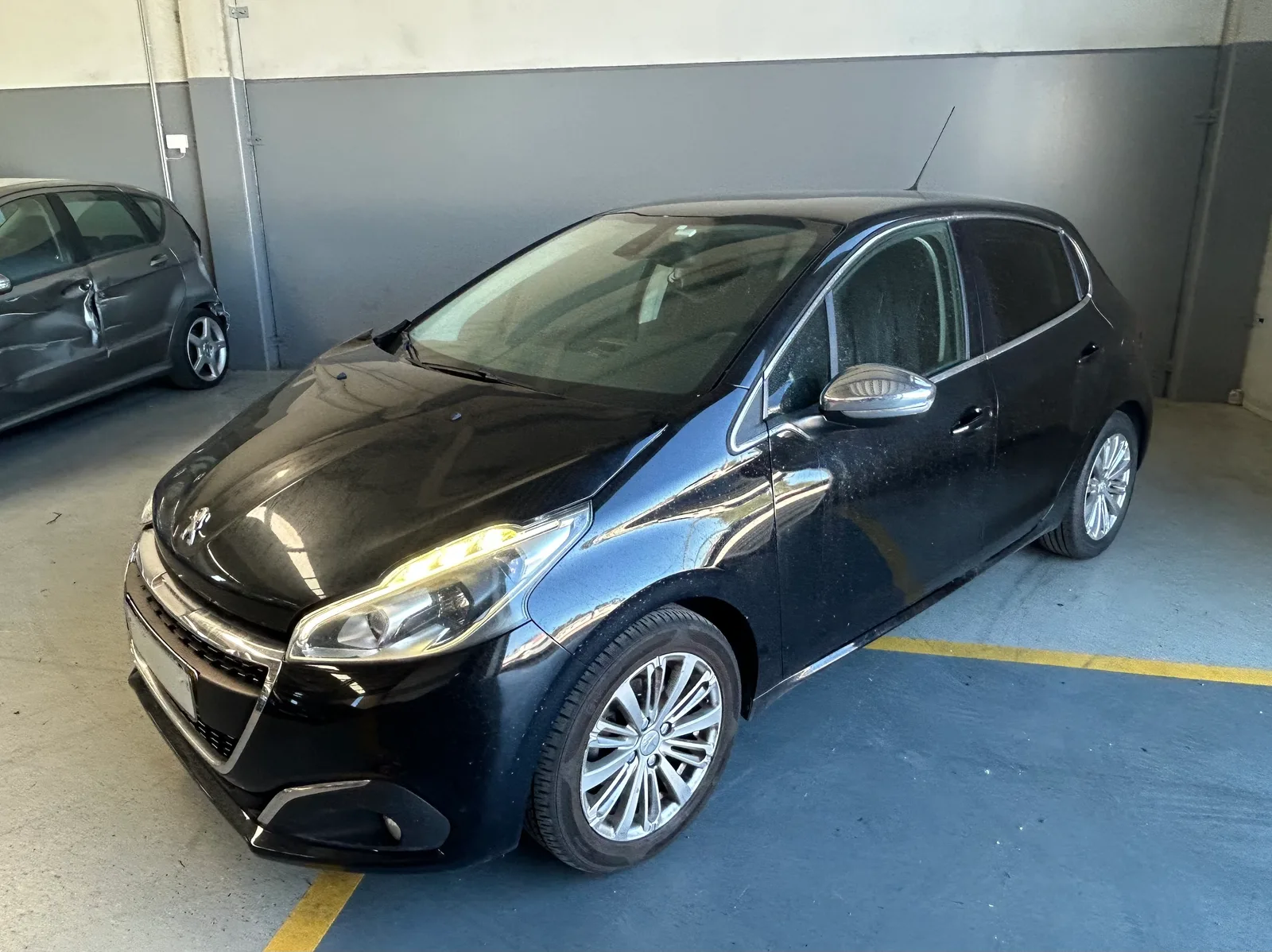 Peugeot 208 1.2 puretech — fotografia 1 de 13