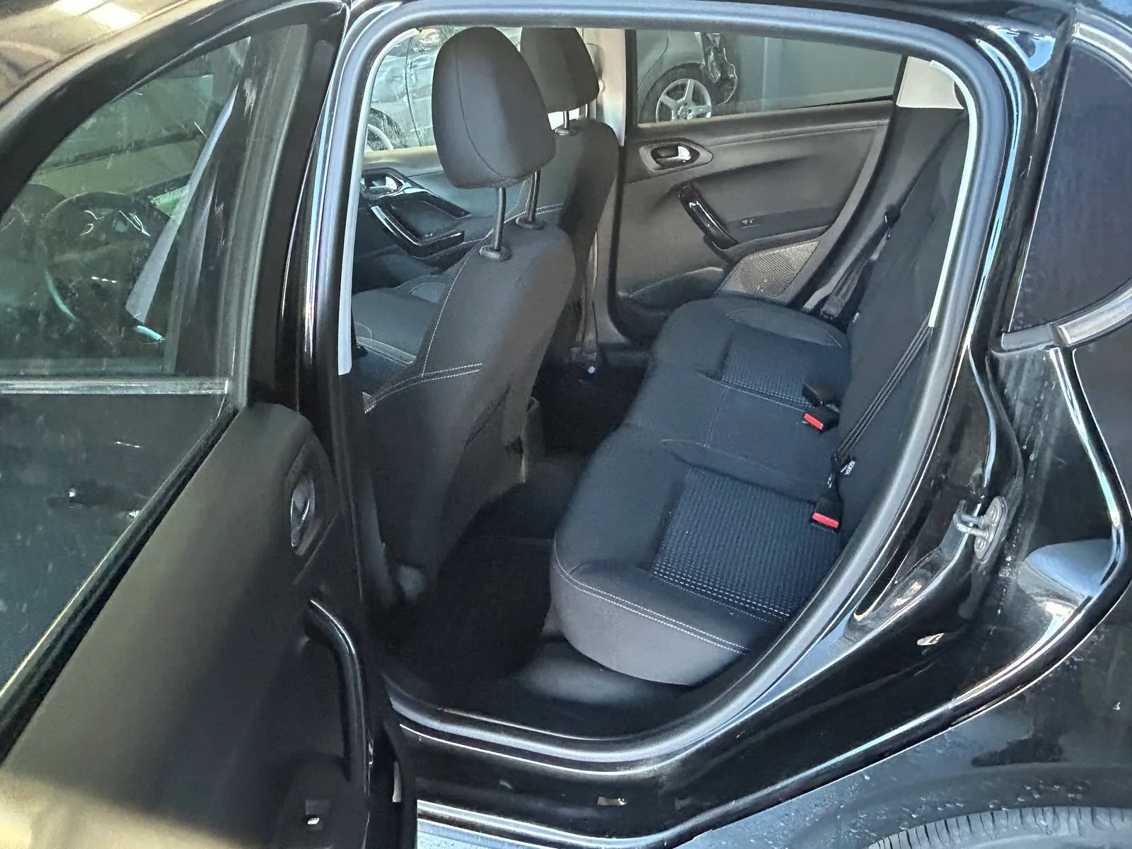 Peugeot 208 1.2 puretech — fotografia 7 de 13