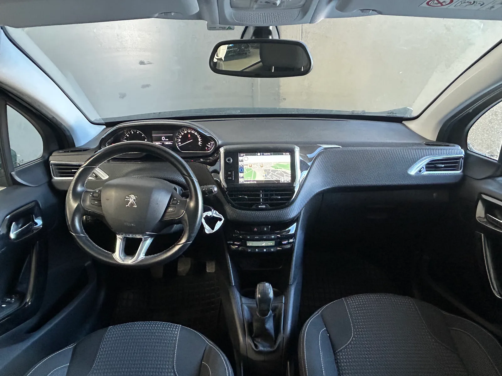 Peugeot 208 1.2 puretech — fotografia 9 de 13