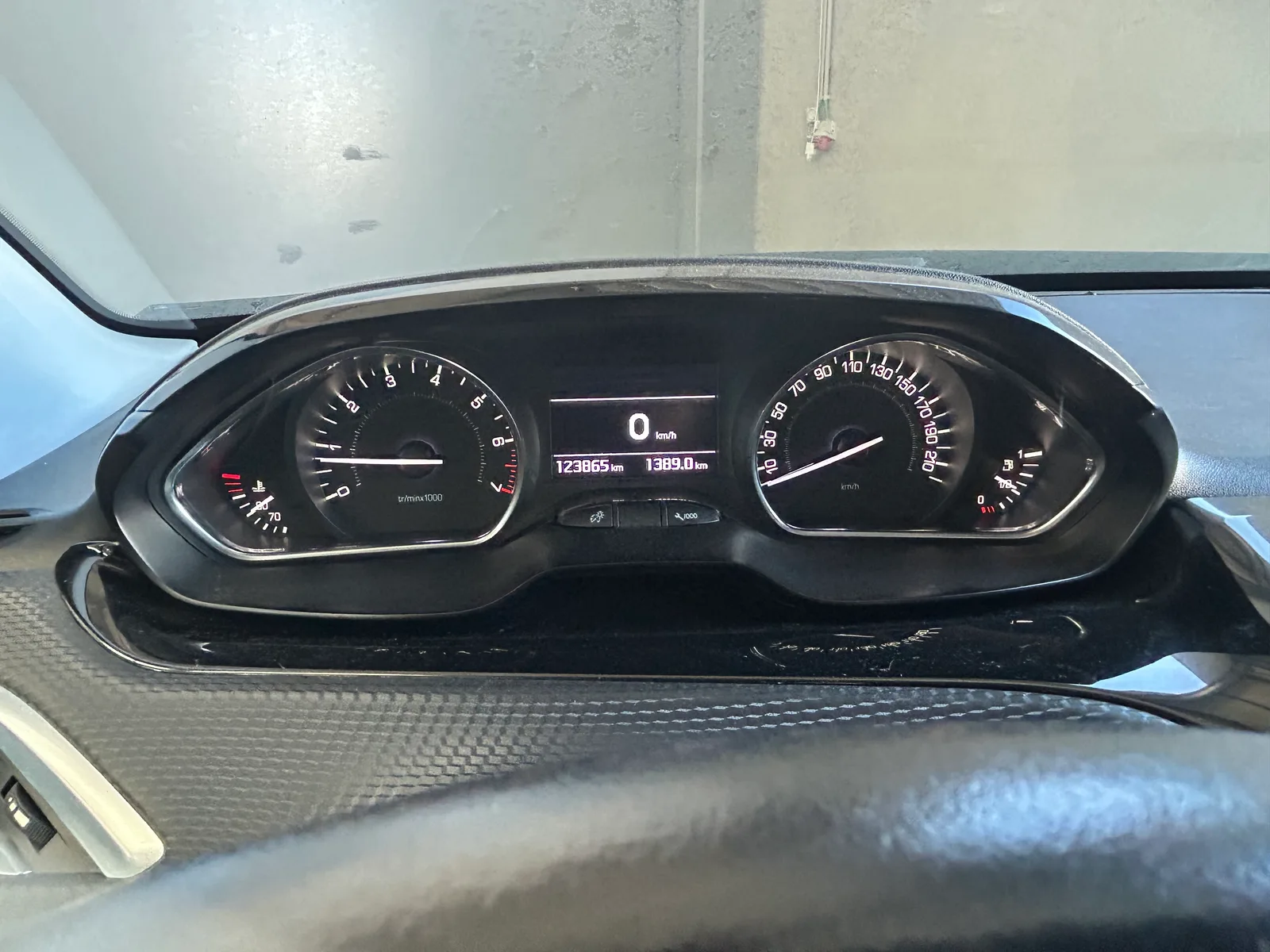 Peugeot 208 1.2 puretech — fotografia 11 de 13