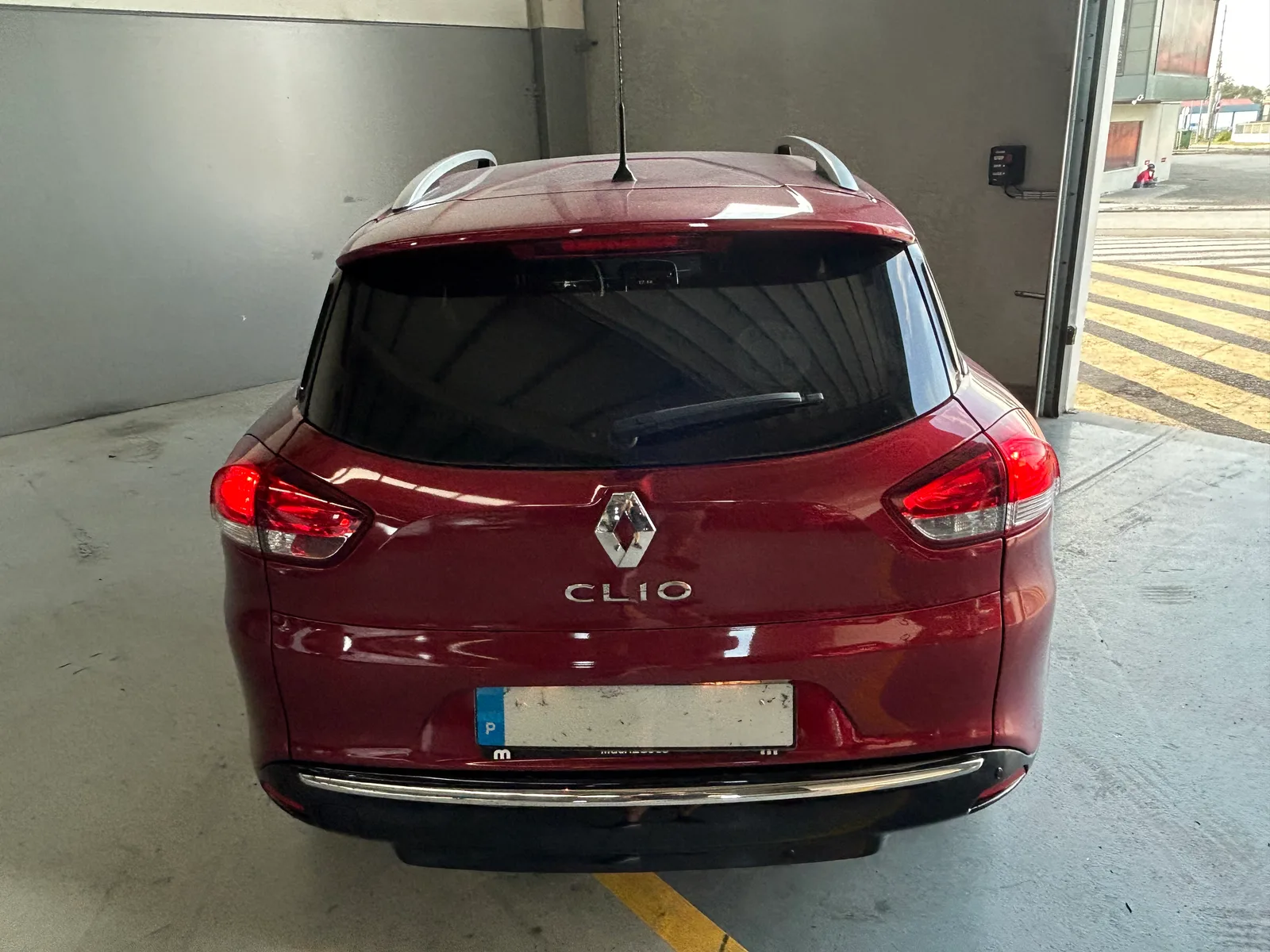 Renault Clio Sport Tourer 0.9 Tce Limited — fotografia 5 de 12