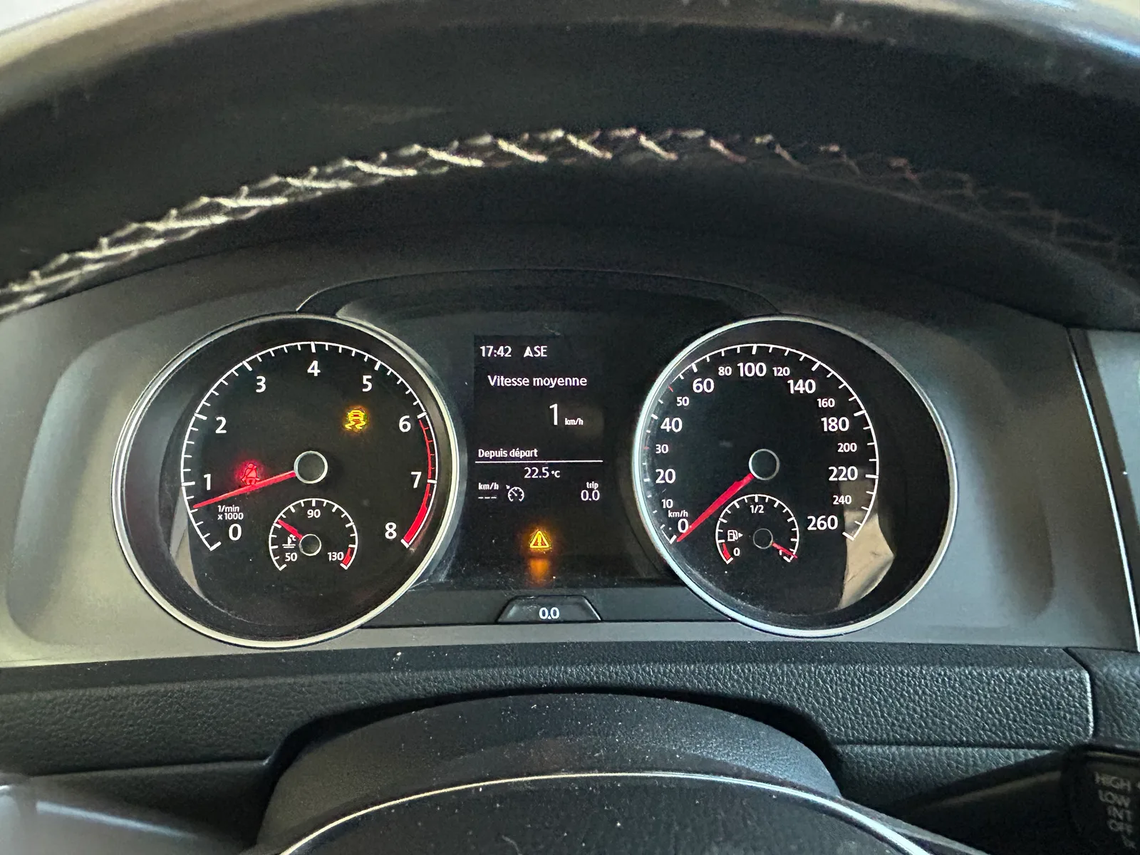 Volkswagen Golf 1.2 TSI Lounge — fotografia 9 de 10