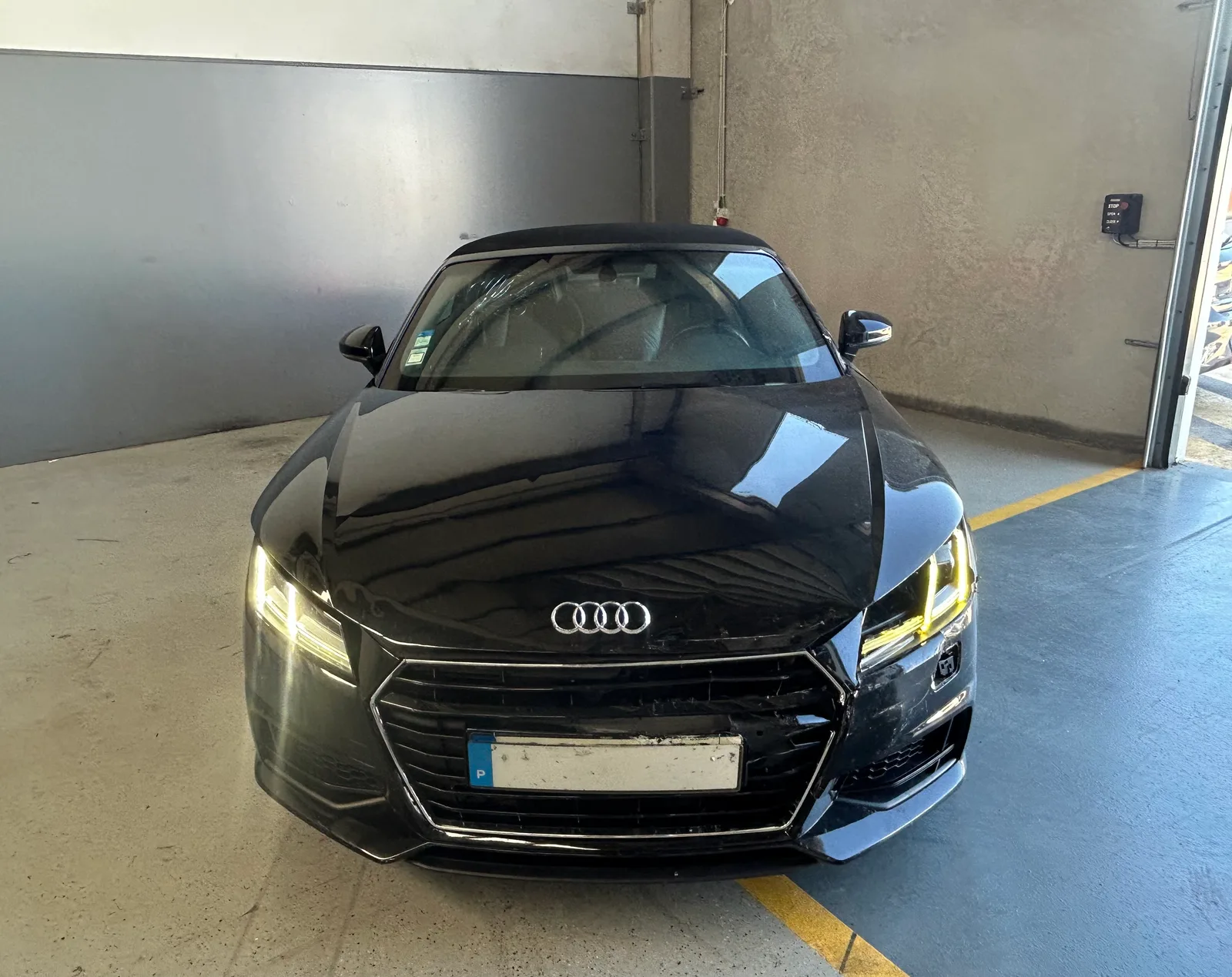 Salvado Audi TT cabrio 2.0 tdi 184cv 2016 — fotografia 2 de 10