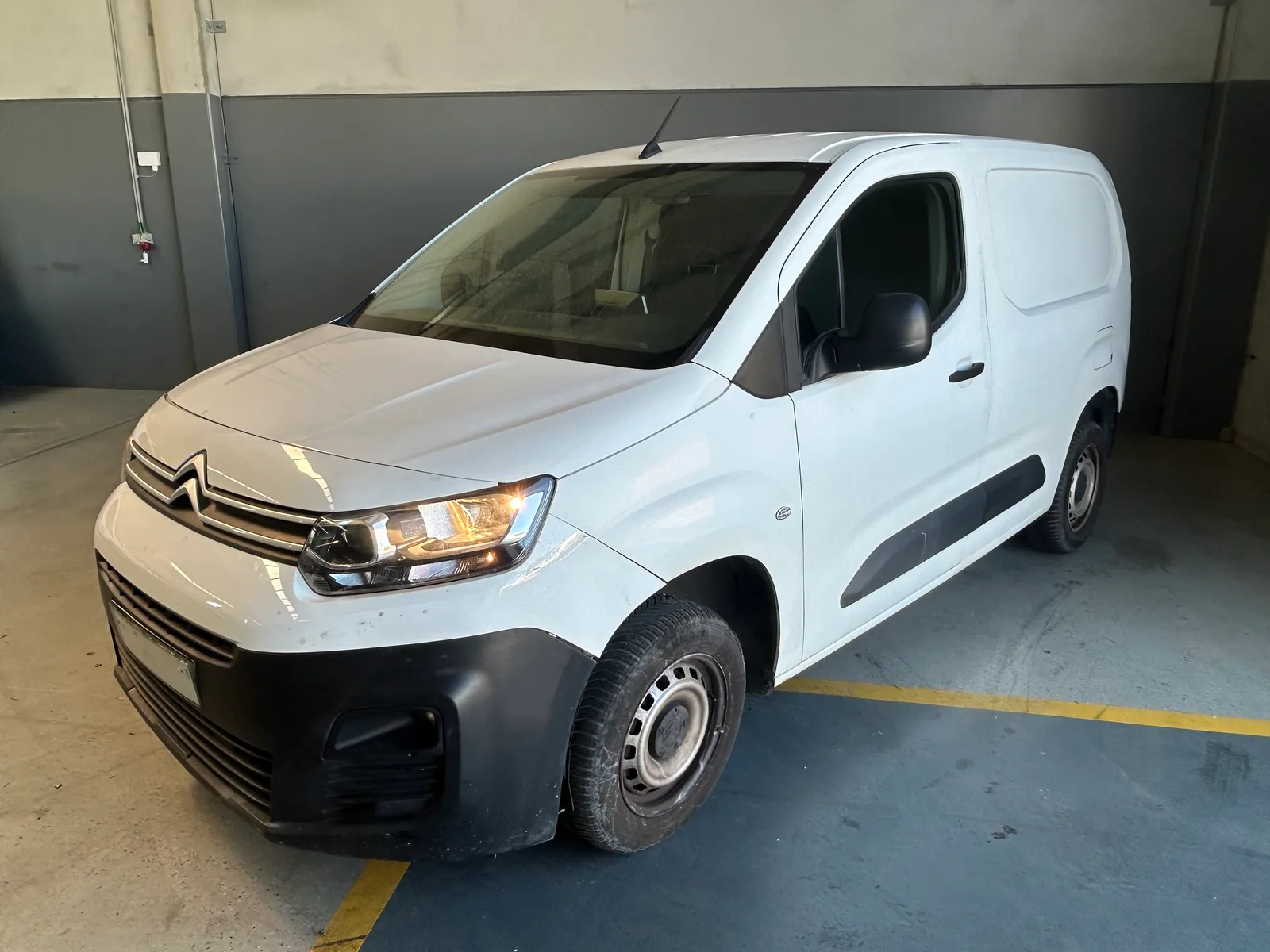 Salvado Citroen Berlingo 1.5 bluehdi 2021 — fotografia 1 de 11