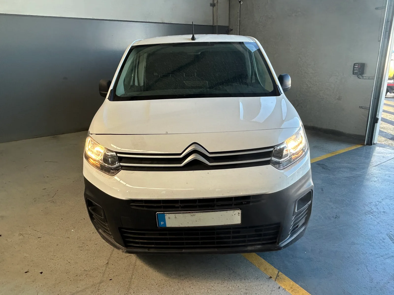 Salvado Citroen Berlingo 1.5 bluehdi 2021 — fotografia 2 de 11