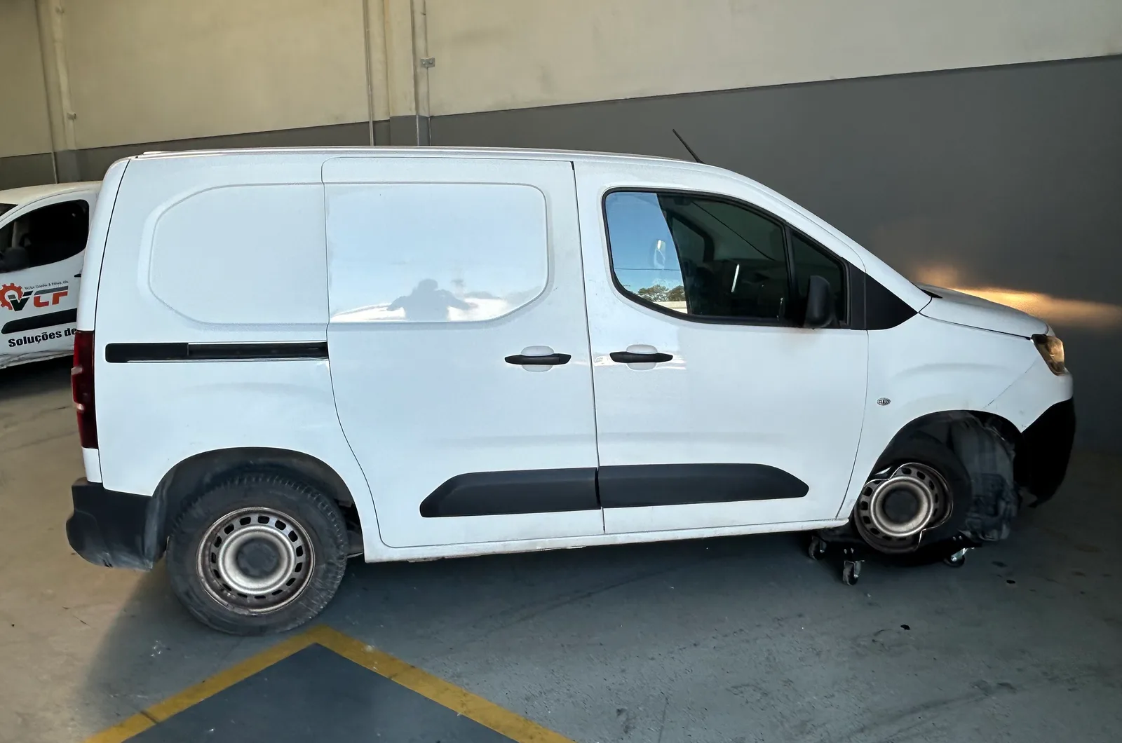 Salvado Citroen Berlingo 1.5 bluehdi 2021 — fotografia 4 de 11