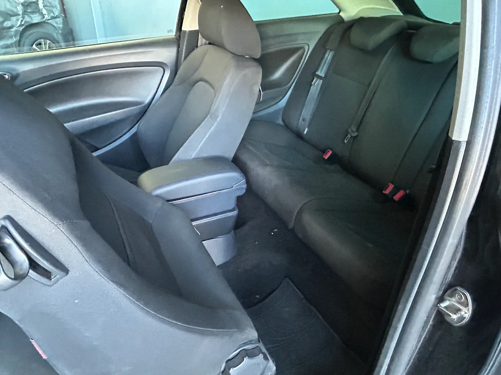 Salvado Seat Ibiza 1.4 sport 2010 — fotografia 11 de 11